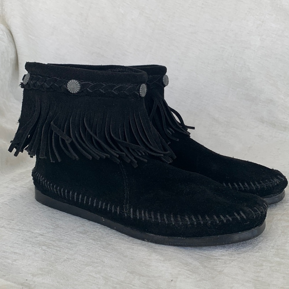 Minnetonka Moccasins Hi Top Black Suede Braid and Fringe Zip Up Boots